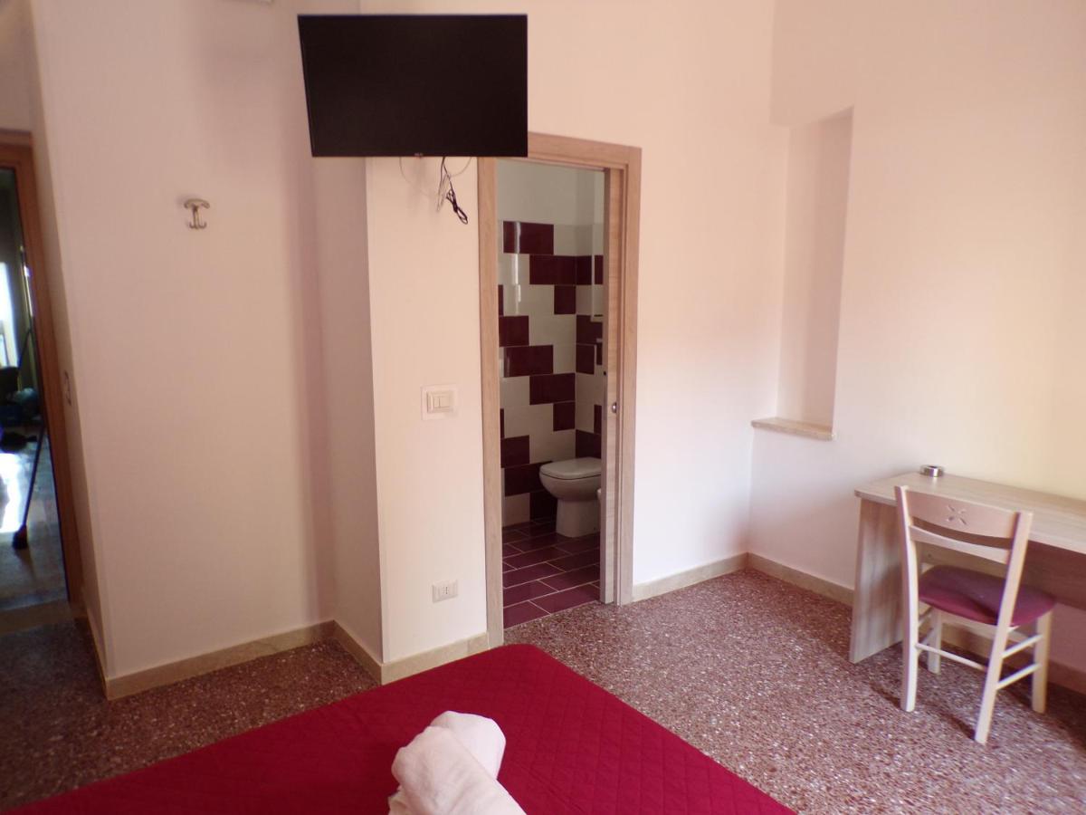 Nuova Aurora Rent Rooms Roccalumera Exterior foto
