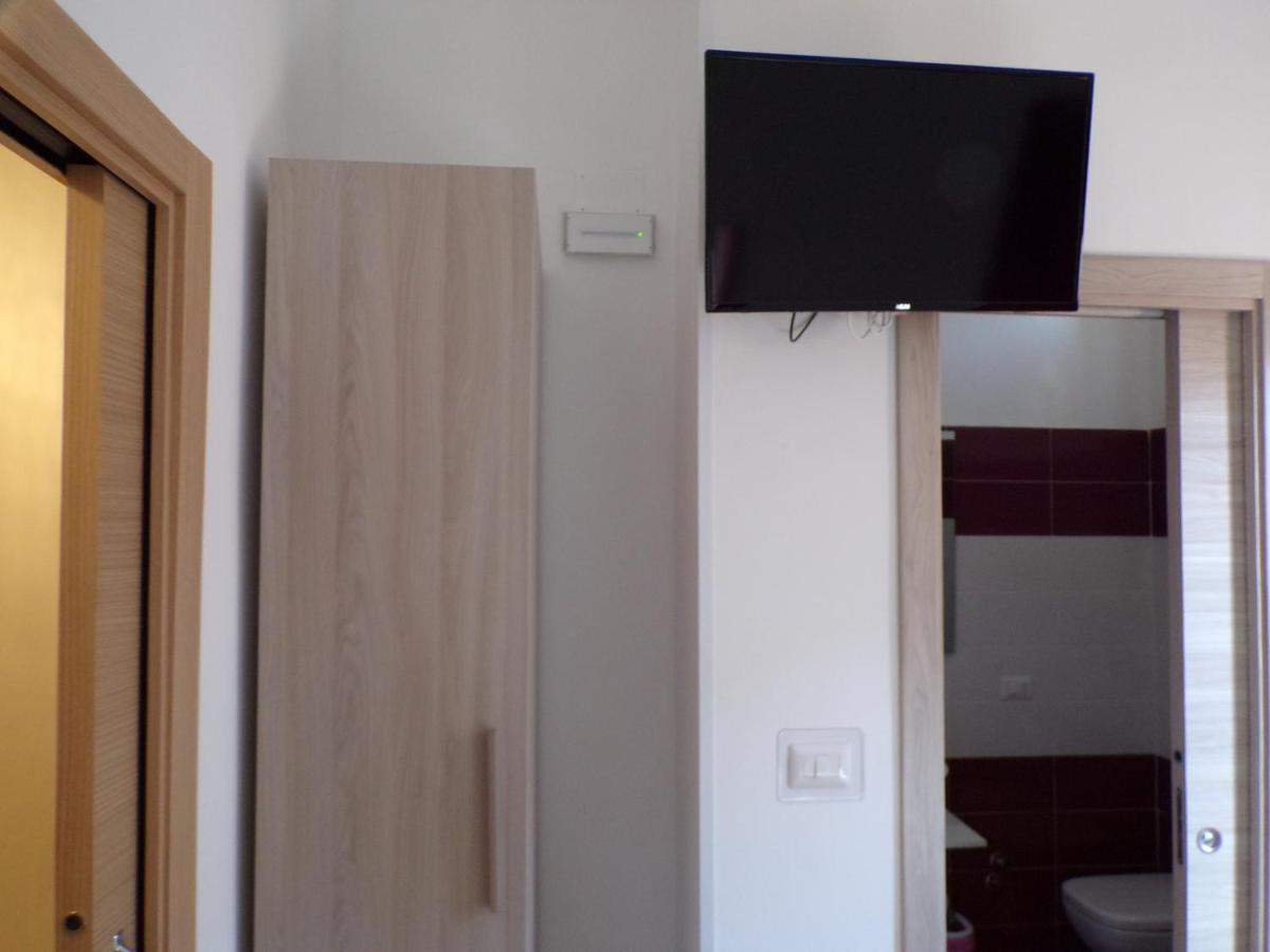 Nuova Aurora Rent Rooms Roccalumera Exterior foto